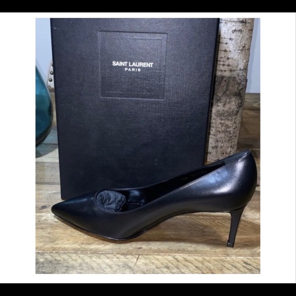 Saint Laurent Pointed Toe Pumps - Picture 2 of 5